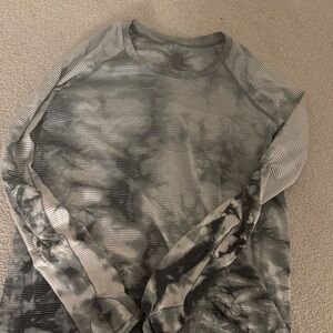 LULULEMON LONG SLEEVE